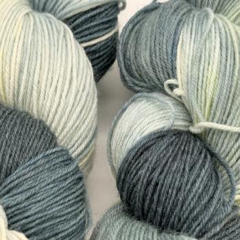 Sockenwolle 4-fach 100g - grau-weiß