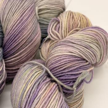 Sockenwolle 4-fach 100g - Fliederstrauß