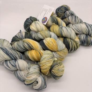 Sockenwolle Merino hightwist handgefärbt