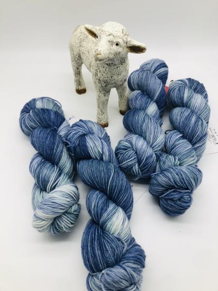Sockenwolle Merino hightwist handgefärbt
