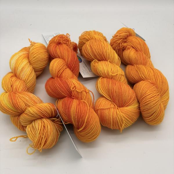 Sockenwolle handgefärbt